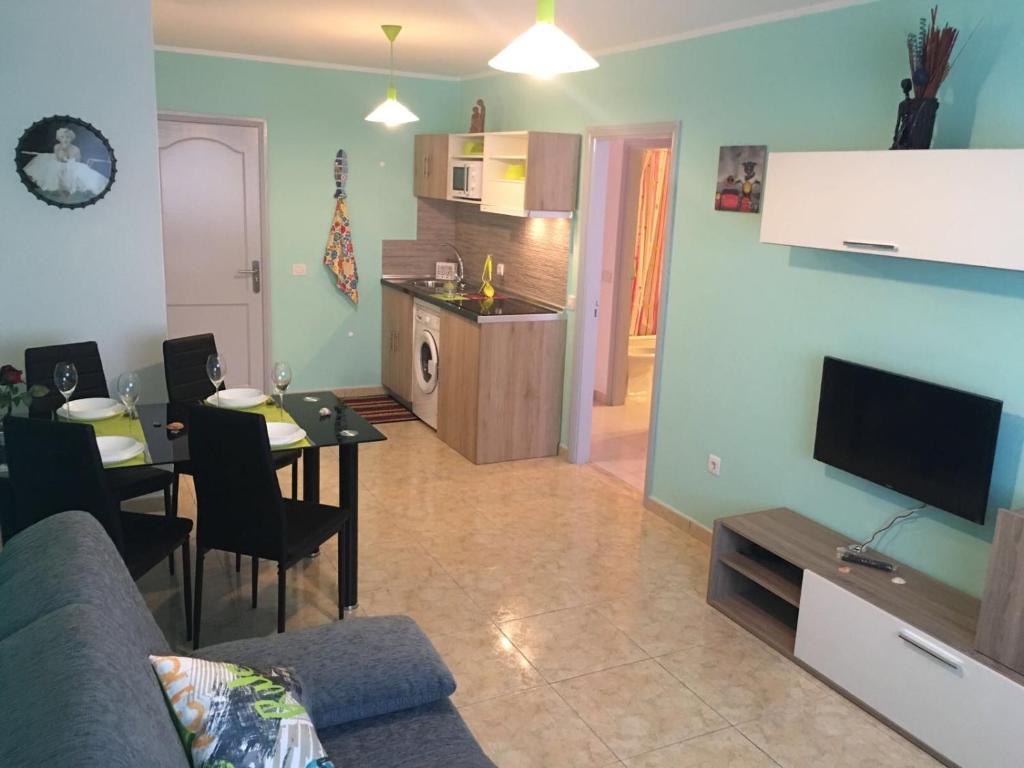 Kuchyň nebo kuchyňský kout v ubytování Phenix Home
