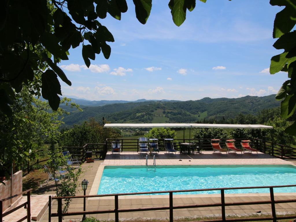 ApecchioにあるFarmhouse in Apecchio with Swimming Pool Terrace Garden BBQのギャラリーの写真