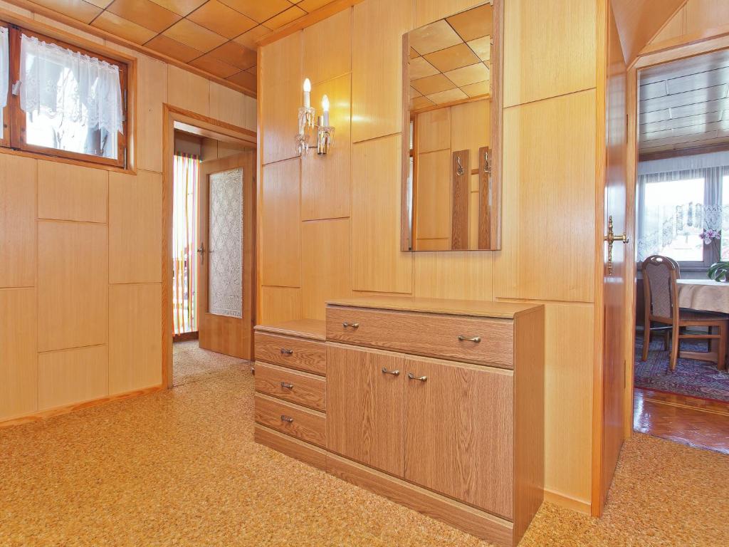 Foto de la galería de holiday home in the Thuringian Forest with roof en Bad Liebenstein