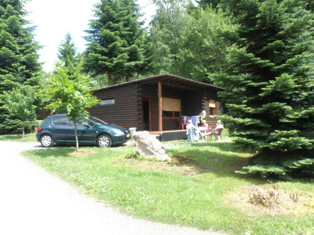 Tidy furnished wooden chalet, located close to the forest