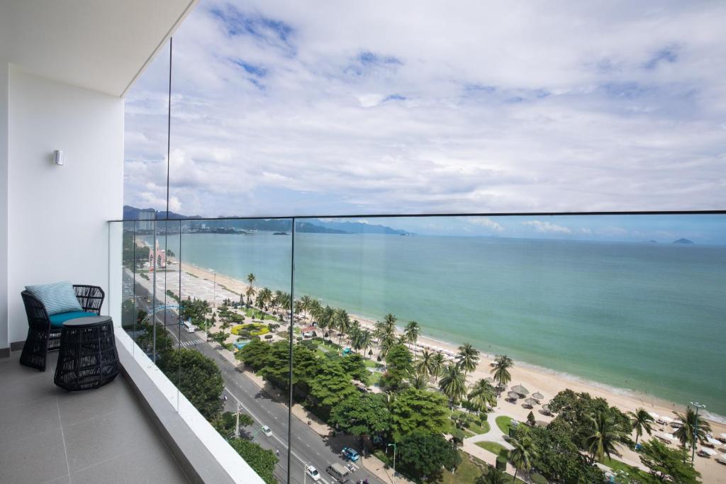 One - Bedroom Ocean View With Balcony