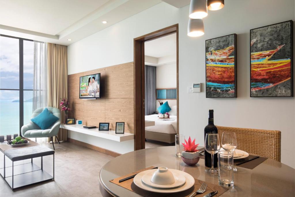 One - Bedroom Ocean View With Balcony