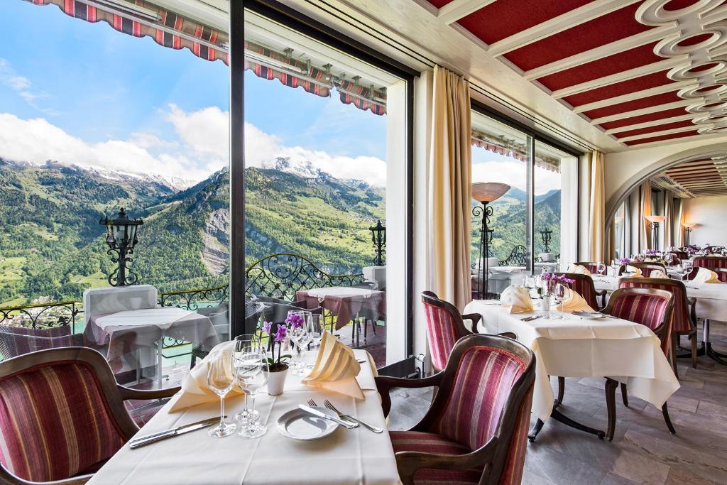 Nespecifikovaný výhled na hory nebo výhled na hory při pohledu z hotelu