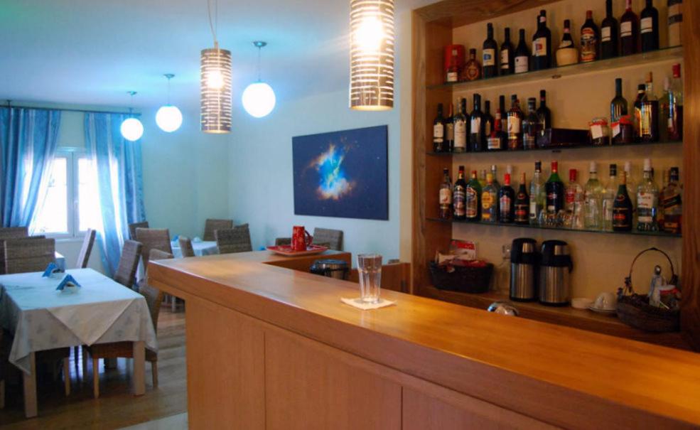 Nápoje v ubytování Astrolabe Hotel