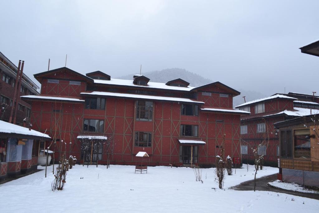 Pahalgam Hotel v zimě