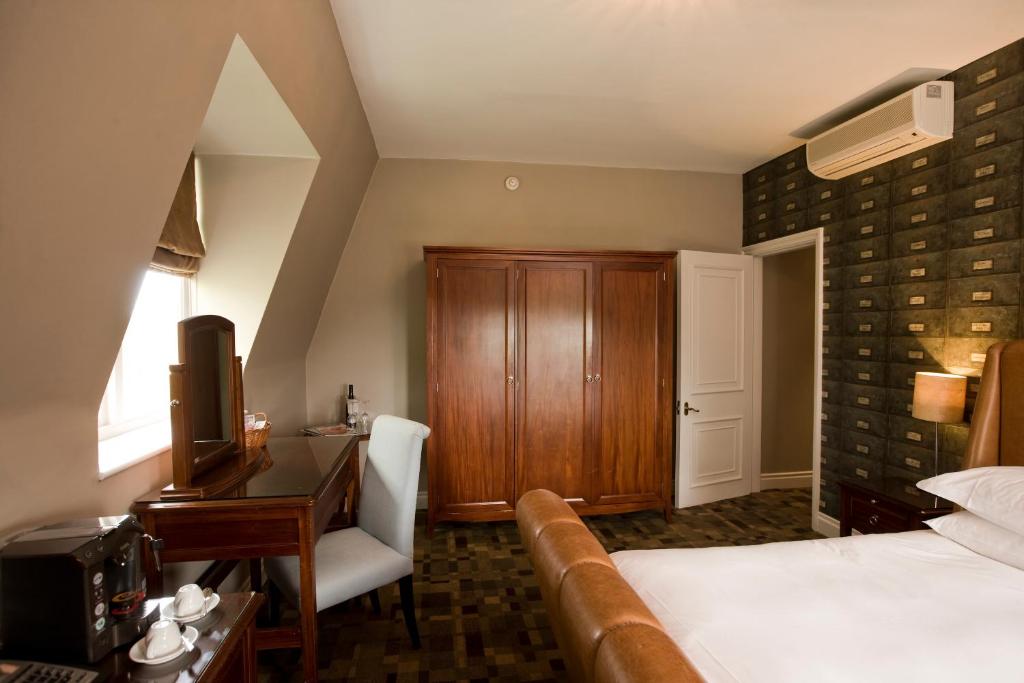 Hotel du Vin Cannizaro House Wimbledon - Classic Double Room With Park View