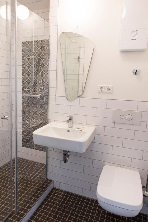 KONCEPT HOTEL Zum Kostbaren Blut - Resim 3