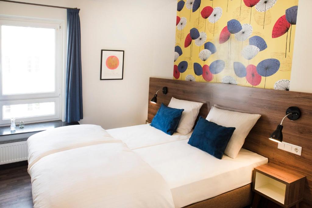 KONCEPT HOTEL Zum Kostbaren Blut - Resim 35