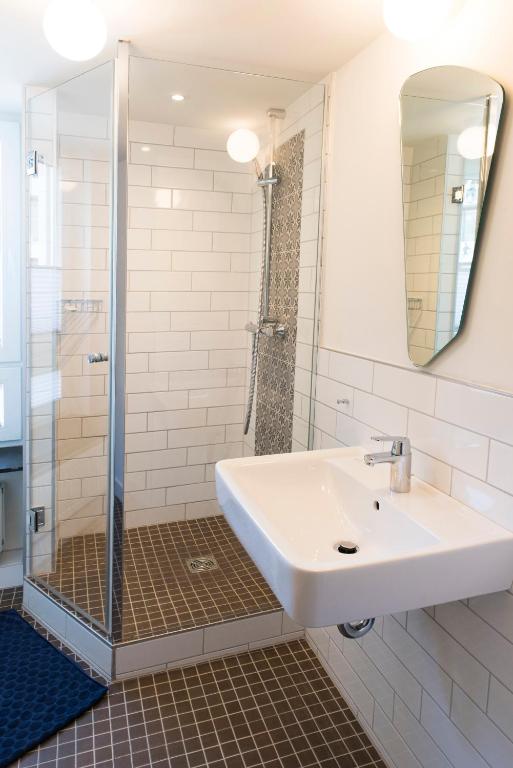 KONCEPT HOTEL Zum Kostbaren Blut - Resim 7