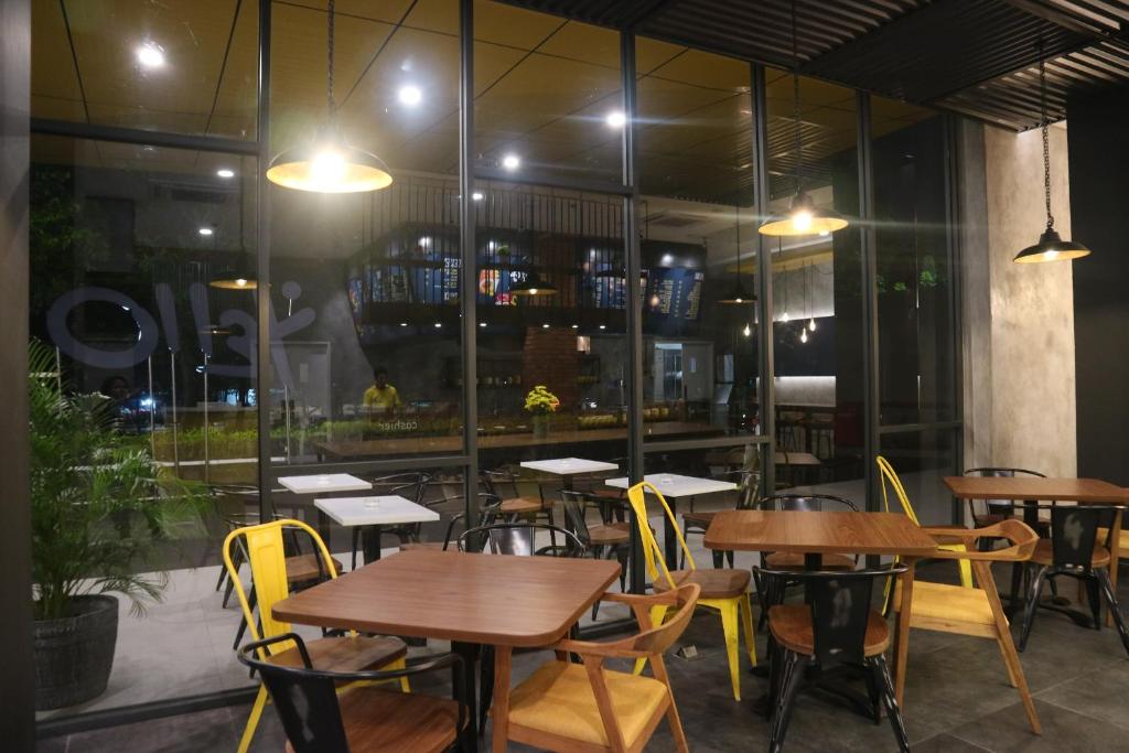 Restaurace v ubytování Yello Hotel Manggarai