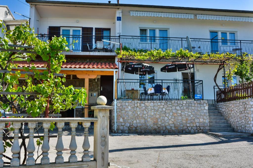 Budova, v ktorej sa apartmán nachádza