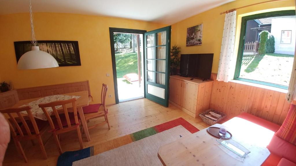 TV a/nebo společenská místnost v ubytování Haus Herrensee Litschau