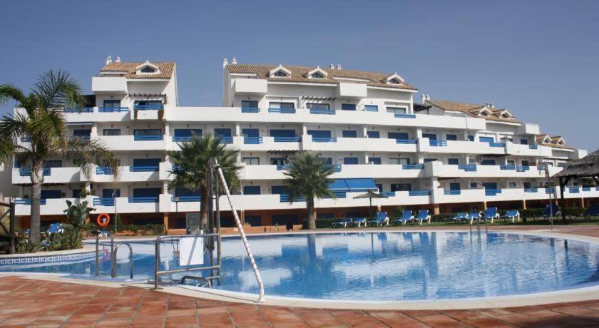 Duquesa suite and golf with a spectacular sea view, Manilva ...