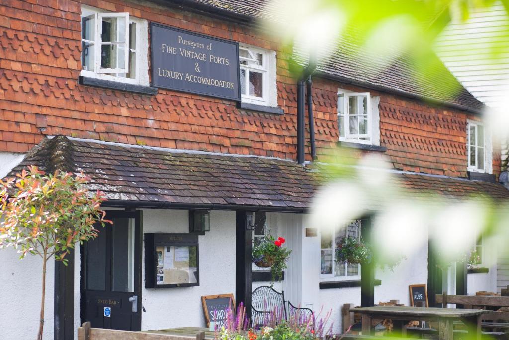 Gallery image of The Anchor Inn in Lower Froyle