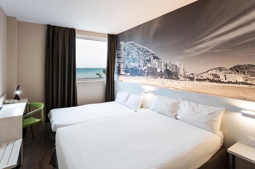 B&B HOTEL Alicante - Familiekamer (2 Volwassenen + 1 Kind)