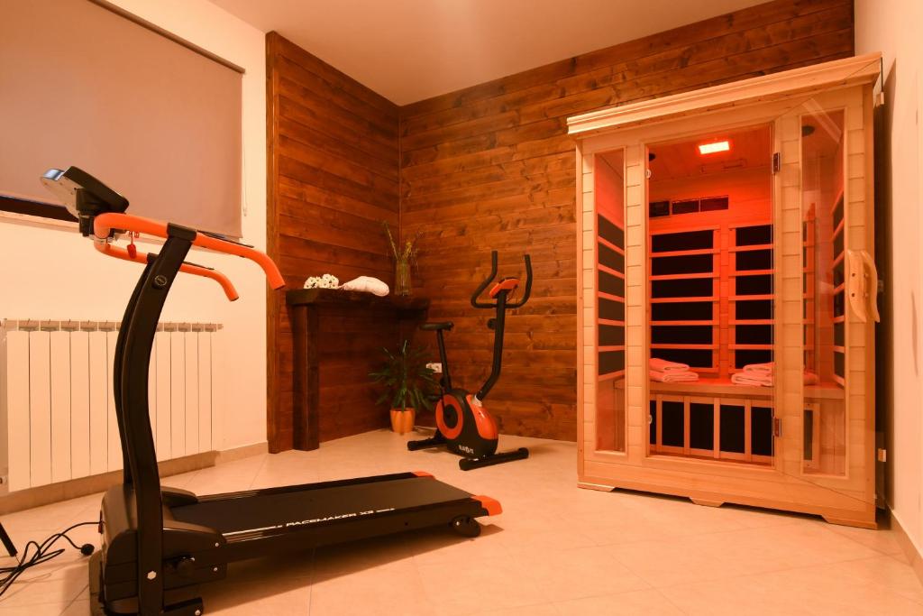 Fitness centrum a/nebo fitness zařízení v ubytování Villa MOYA