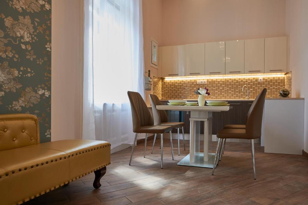 Posedenie v ubytovaní Falk Miksa Apartment
