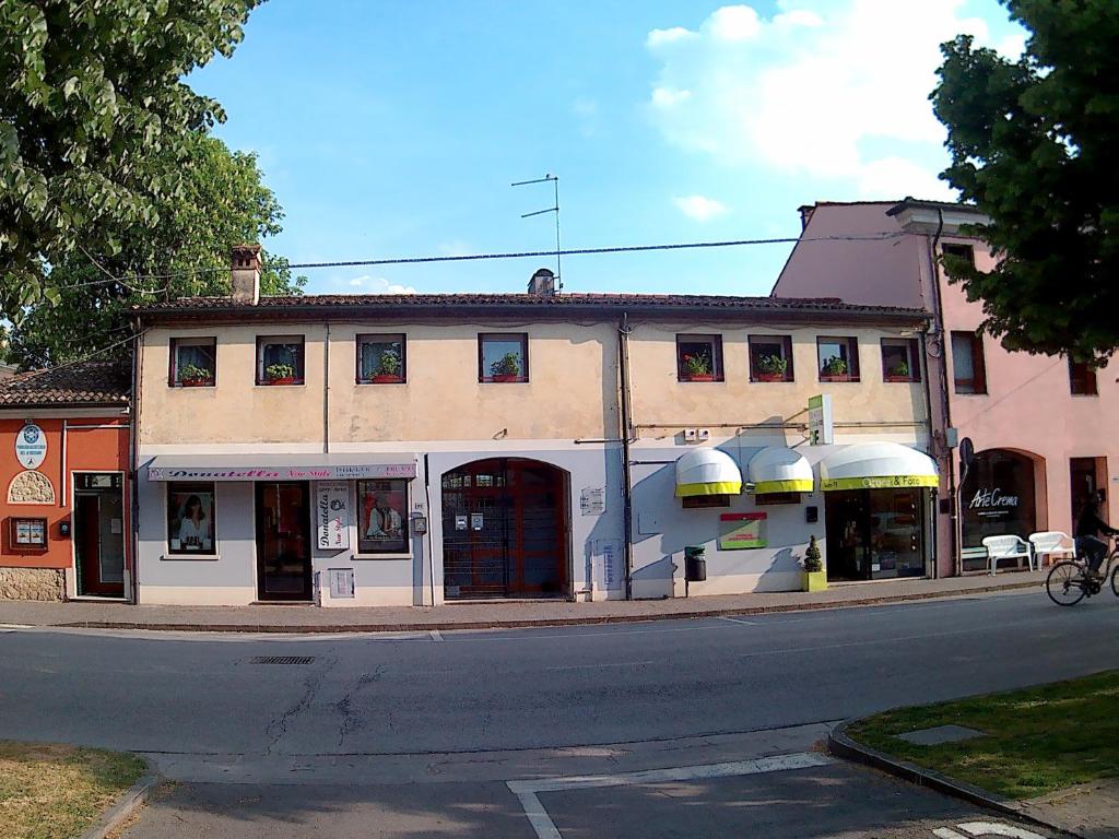 The surrounding neighborhood or a neighborhood close to a panziókat
