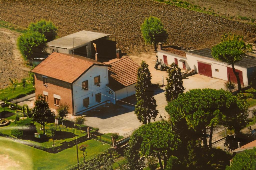 una vista aérea de una casa con patio en Locazione Turistica Girasole, en Porto Tolle