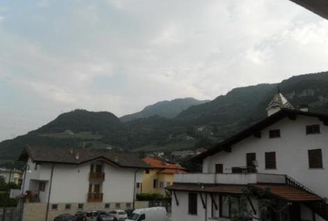 Nespecifikovaný výhled na hory nebo výhled na hory při pohledu z hotelu