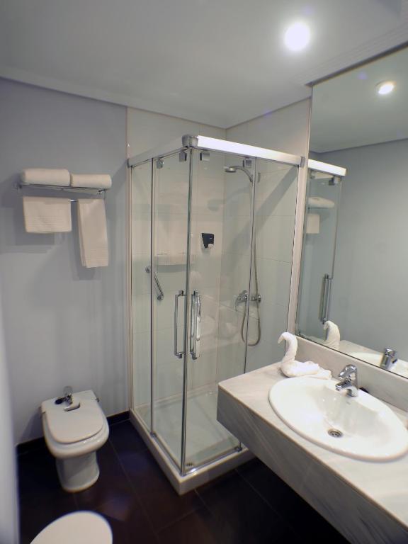 Un baño de Hotel Comillas