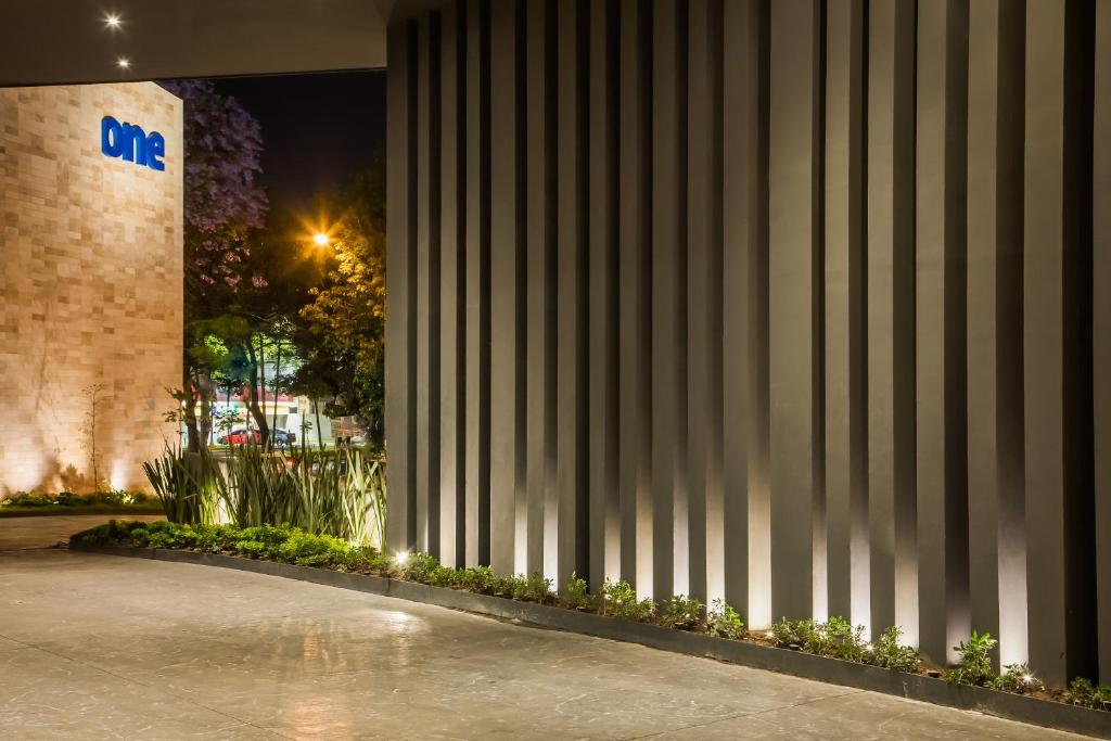Zahrada ubytování One Guadalajara Expo