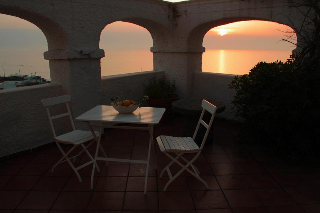 Eremo di Montevergine Ischia Apartments - Luxury One-Bedroom Apartment With Balcony