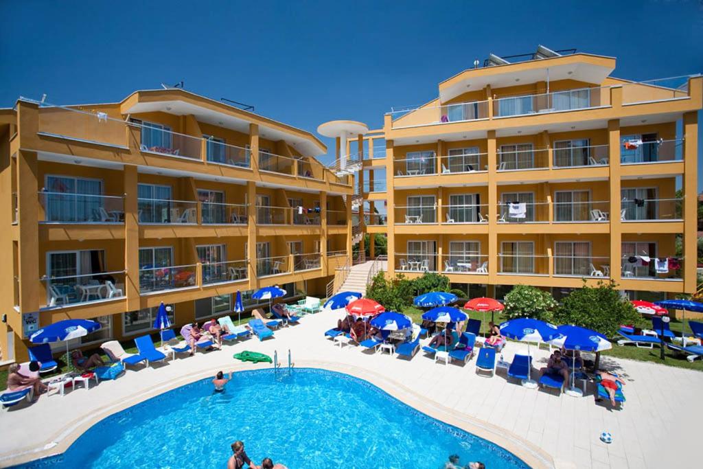 Πισίνα στο ή κοντά στο Begonville Apart Hotel