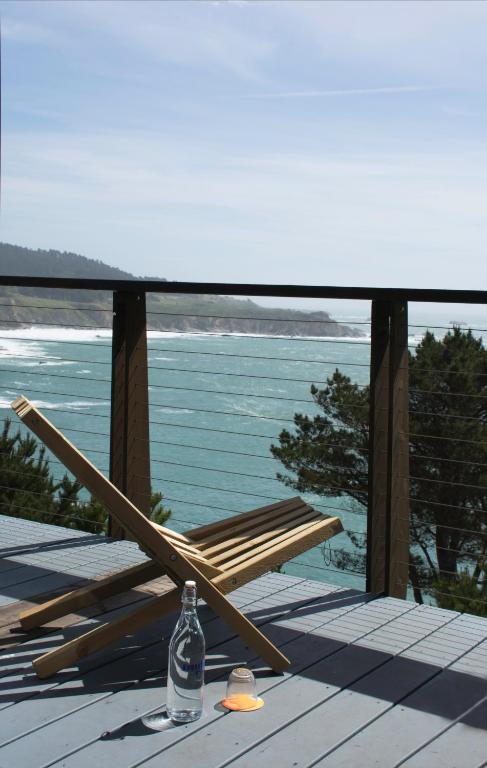 Timber Cove Resort - King Room Met Uitzicht Op De Oceaanbiet