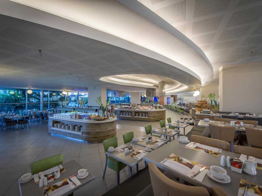 Restaurace v ubytování Neptune Eilat By Dan Hotels