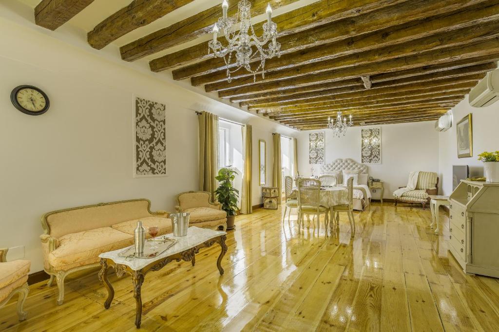 Oriente Palace Apartments - 