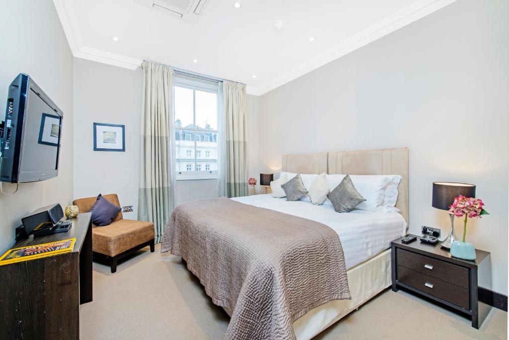 130 Queen's Gate Apartments - Superior One-Bedroom Apartment