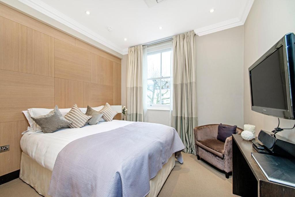 130 Queen's Gate Apartments - Deluxe One-Bedroom Apartment