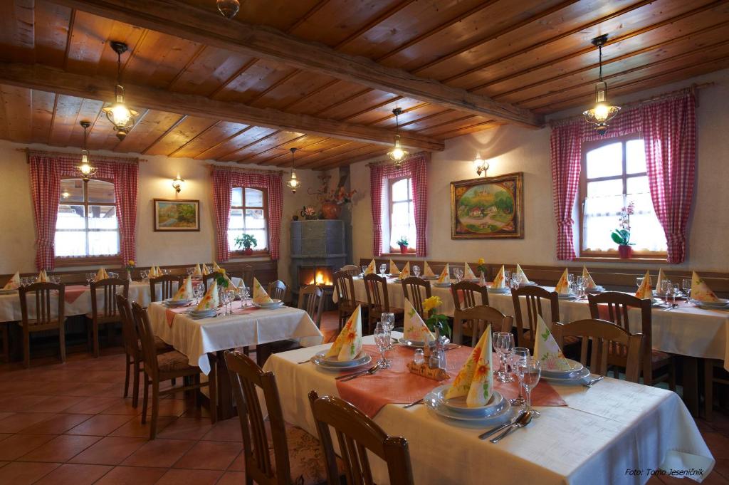 Restaurace v ubytování Guesthouse Močivnik