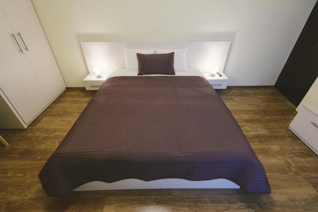 Camelia's cozy place - Double Room With Private Bathroom