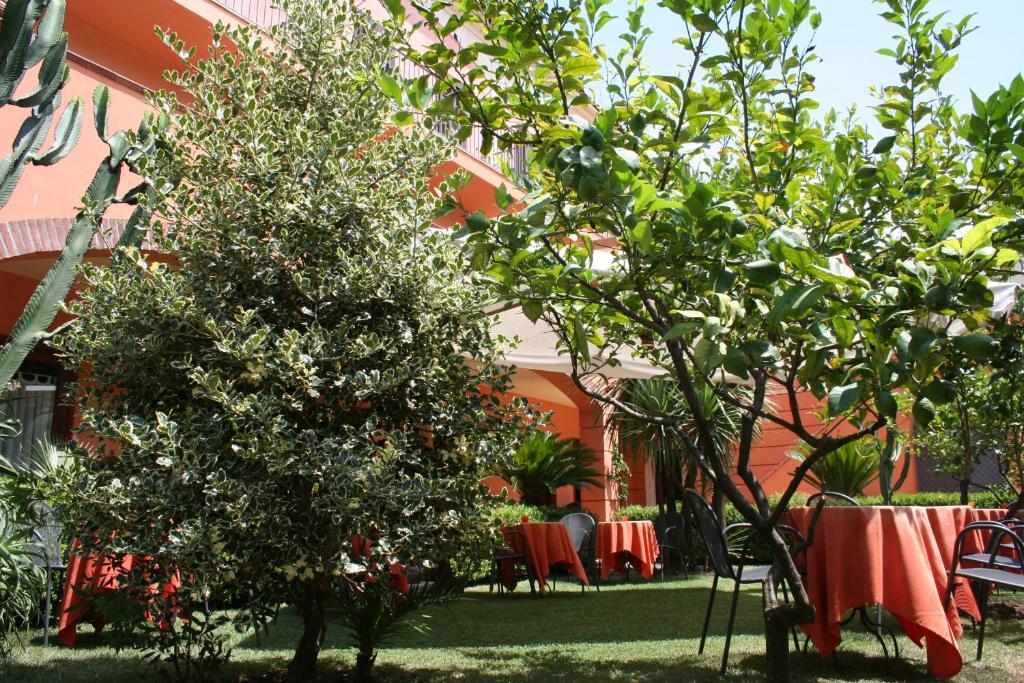 Zahrada ubytování Hotel Locanda dei Trecento