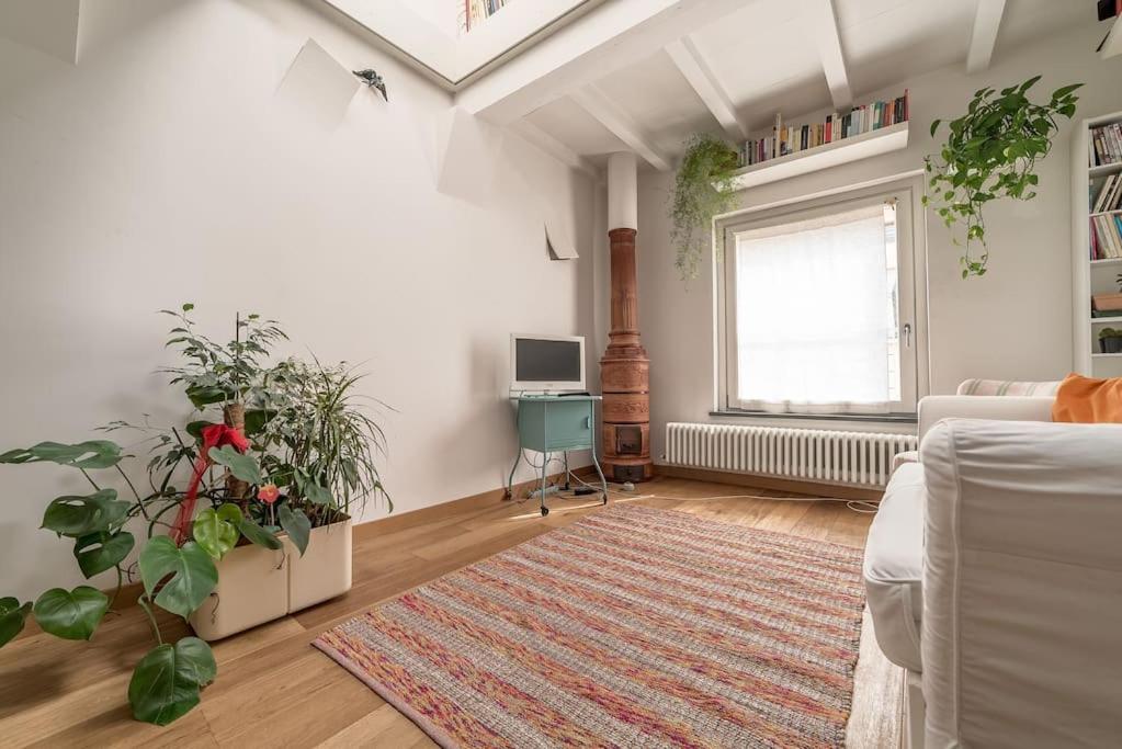 A television and/or entertainment centre at La Casina