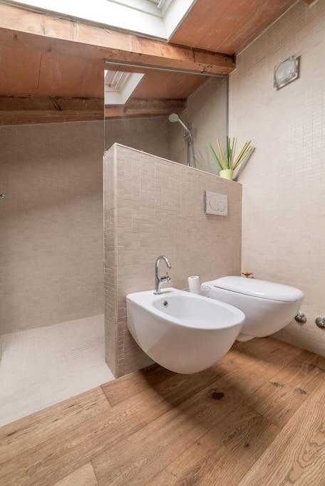 A bathroom at La Casina
