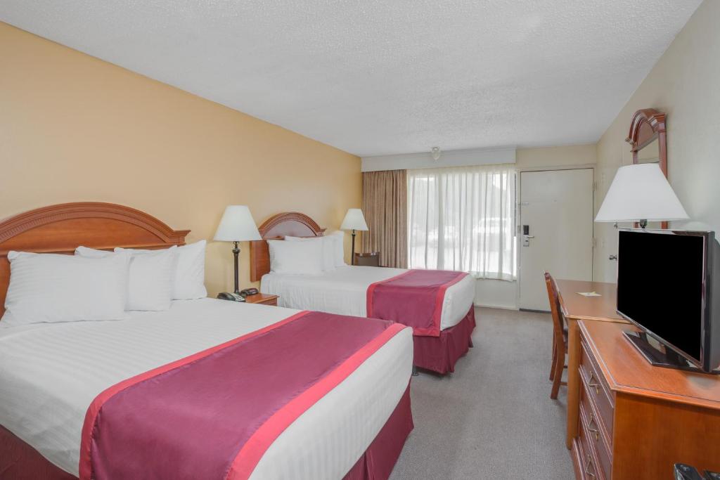 Days Inn by Wyndham Asheville West - Tweepersoonskamer Met 2 Tweepersoonsbedden - Roken