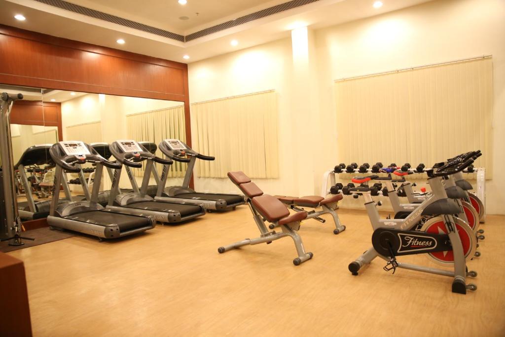 Fitness centrum a/nebo fitness zařízení v ubytování Ramada Jamshedpur Bistupur