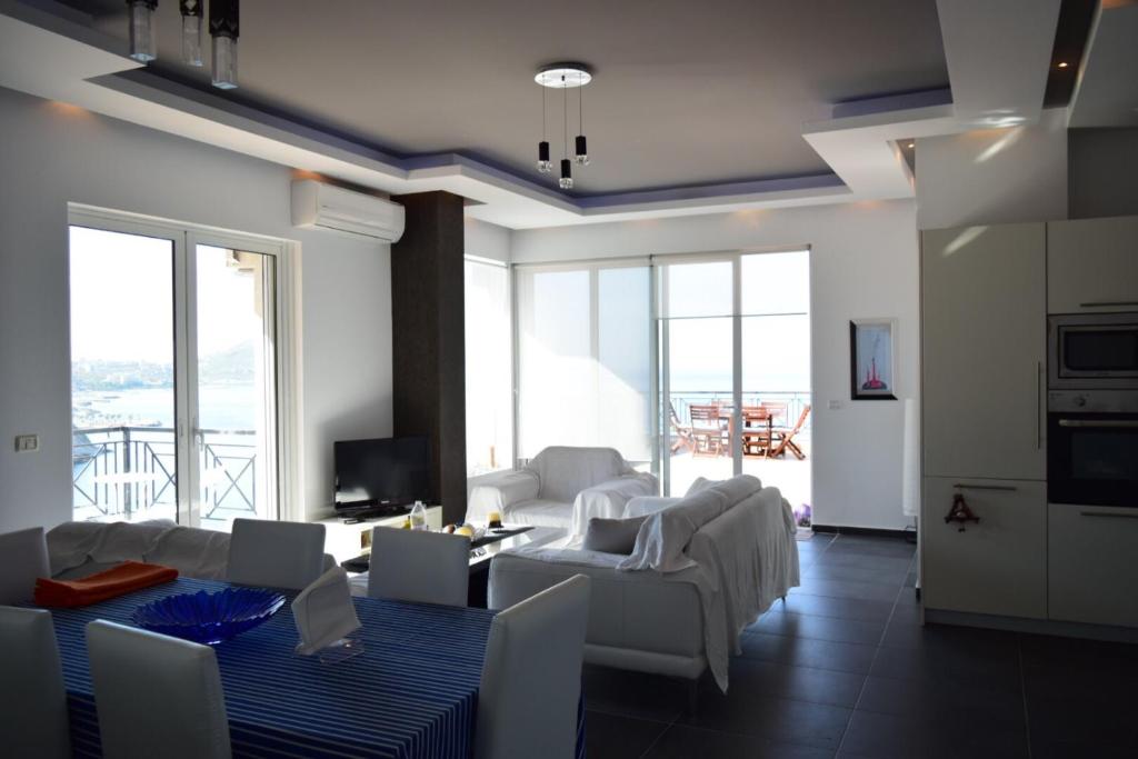 Sunset in Apartment - Image 5