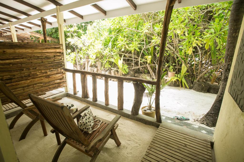 Balkón nebo terasa v ubytování Rasdhoo Island Inn Beachfront