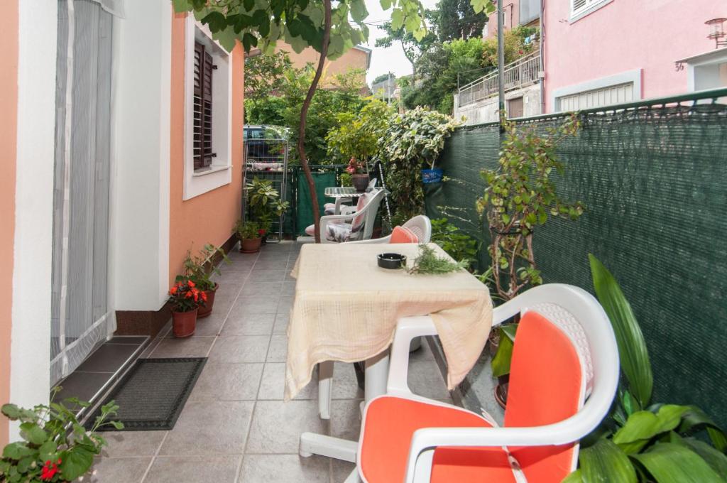 Zahrada ubytování Zora Apartment