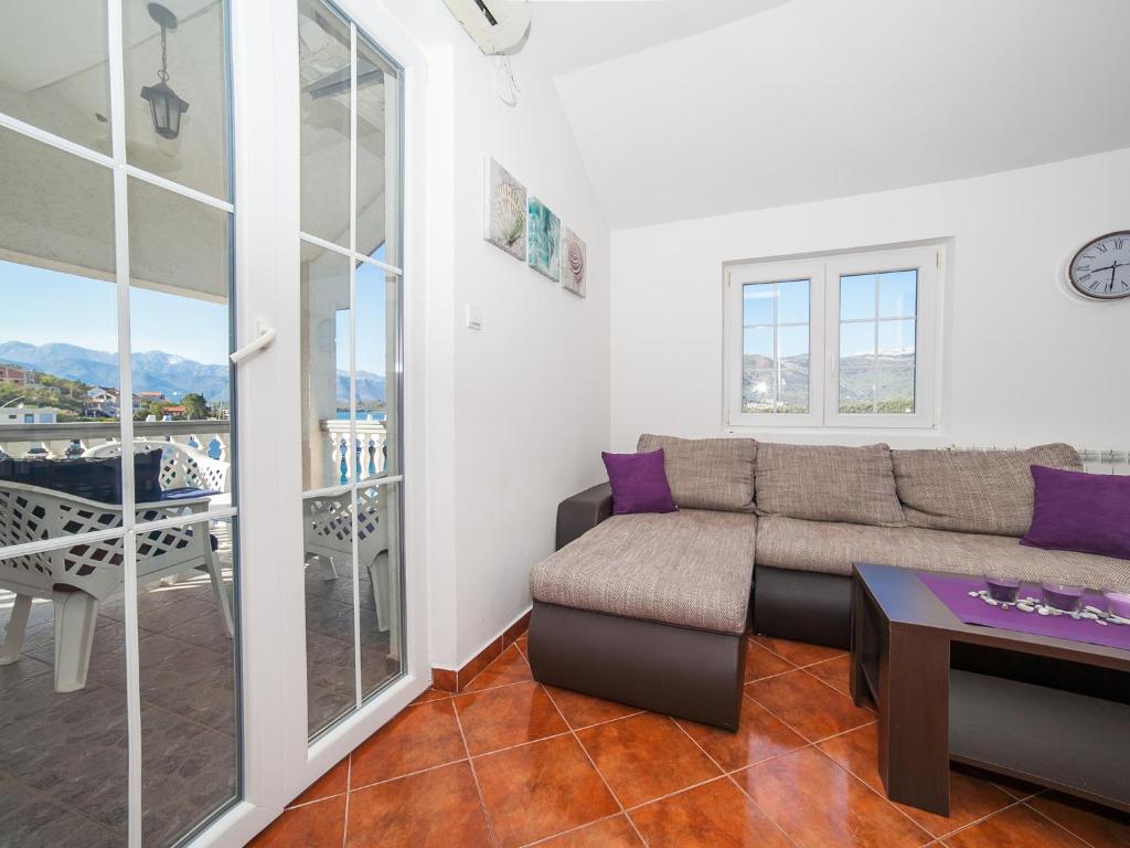 Apartments Elena - Standard One-Bedroom Apartment With Sea View