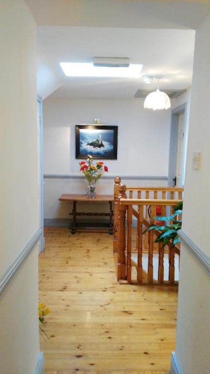 TV a/nebo společenská místnost v ubytování Atlantic House B&B