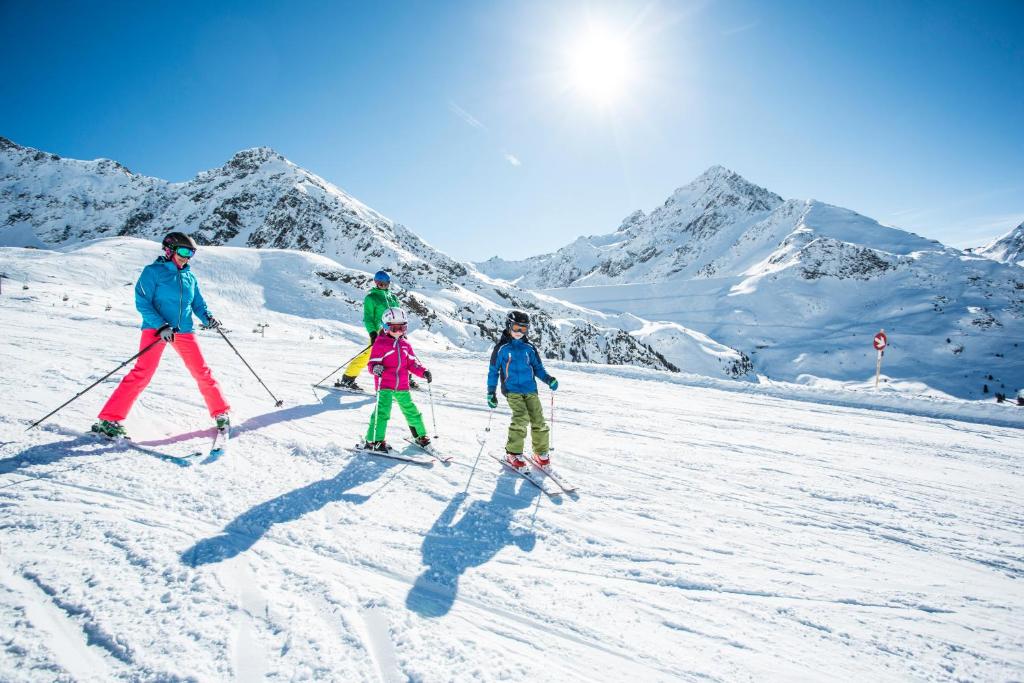 Hotel Kögele bei Innsbruck Axamer Lizum - Resim 3