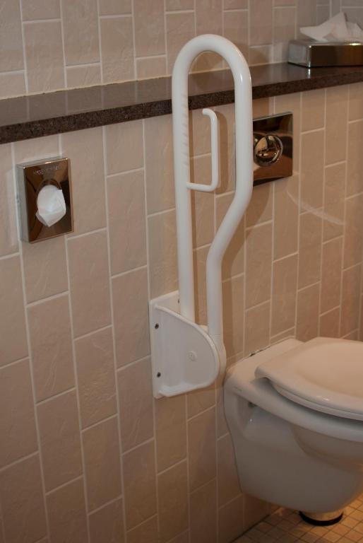 Koupelna v ubytování An Grianan Hotel