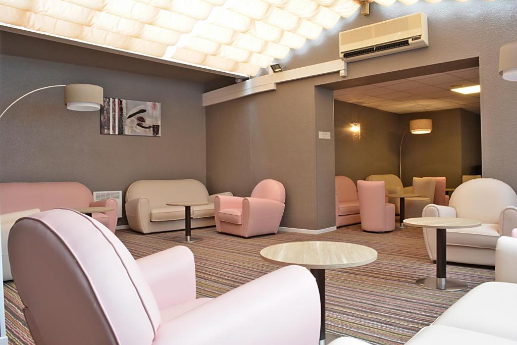 Posezení v ubytování Hôtel Croix des Bretons - Lourdes Pyrénées
