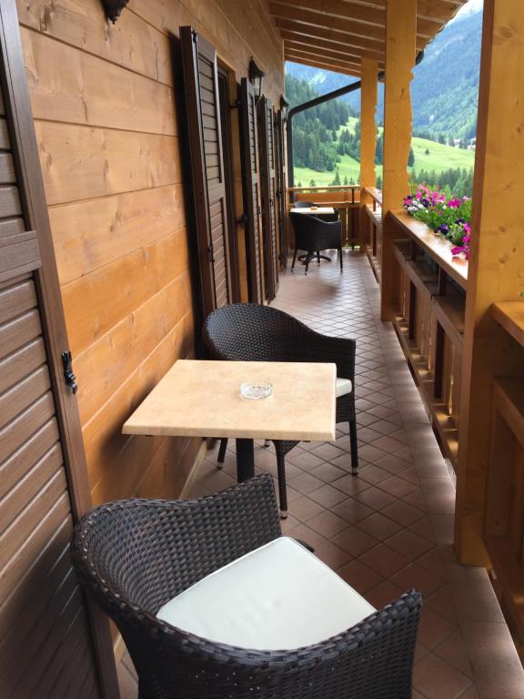 Hotel El Paster - Suite With Mountain View