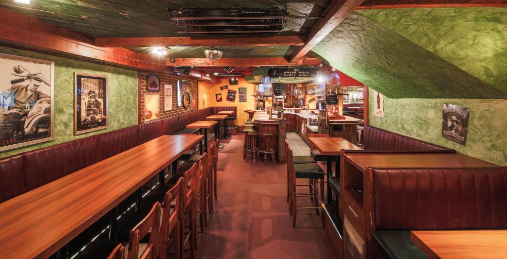 A restaurant or other place to eat at Hotel Kristall